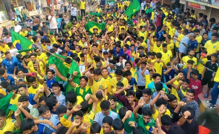 সিরাজগঞ্জে ব্রাজিল সমর্থকদের আনন্দ শোডাউন